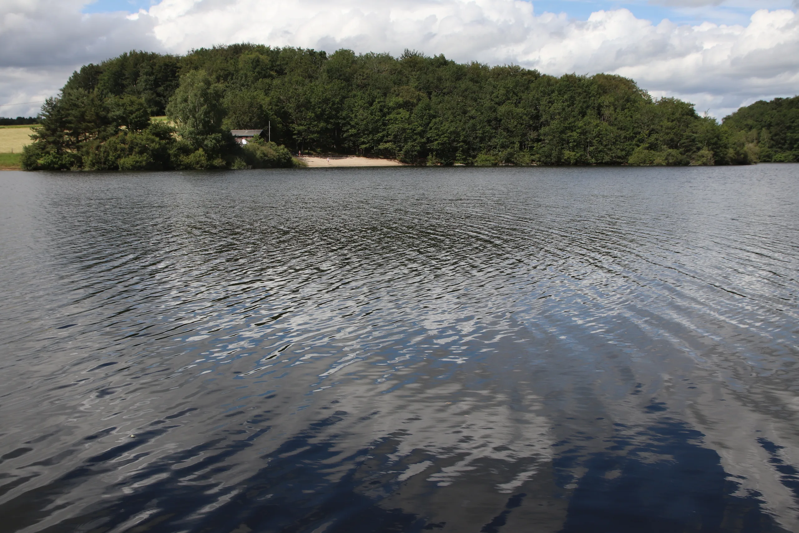 La SHEM maintient une cote estivale afin de faciliter la baignade au barrage des Galens