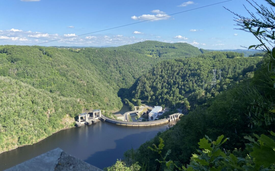 Jeux de pistes pour la famille au belvédère du barrage de Marèges