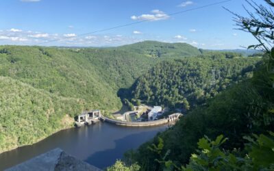 Jeux de pistes pour la famille au belvédère du barrage de Marèges